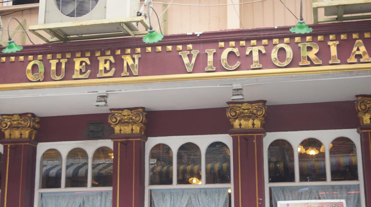 Queen Victoria Inn Pattaya Exteriör bild